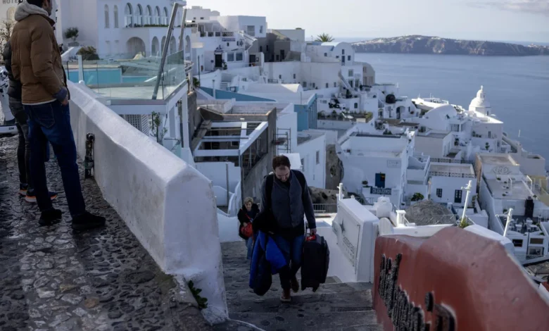 Panic in Paradise: Santorini Residents, Tourists Rush to Evacuate Panic in Paradise: Santorini Residents, Tourists Rush to Evacuate