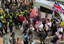Mass Arrests as UK Anti-Asylum Protests Turn Violent Mass Arrests as UK Anti-Asylum Protests Turn Violent